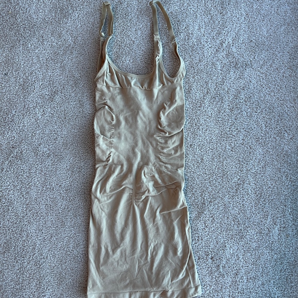 SKIMS Bodysuit Slip Shapewear Underbra Nude Beige Dress XXS/XS